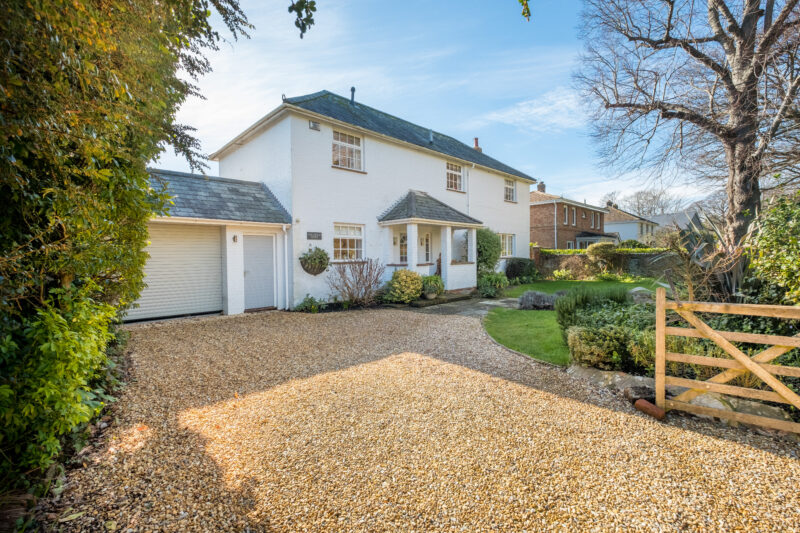 BEMBRIDGE £985,000 Coach House